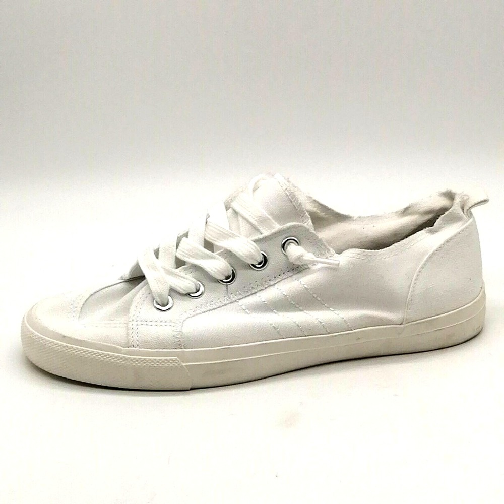 Maurices Shoes‎ Womens White 9 Canvas Sneakers Walking Slip On Fringed Edging